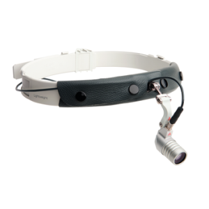 Heine MicroLight2 op lichte hoofdband met mPack mini, mPack mini riemclip, E4-USB plug-in transformator, in etui