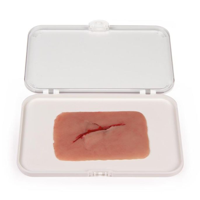 Wondmoulage 'gesneden met glasfragment'
